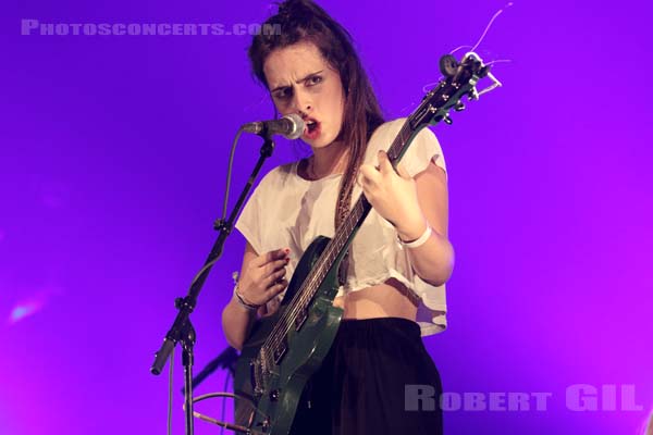 HINDS - 2015-10-31 - PARIS - Grande Halle de La Villette - 